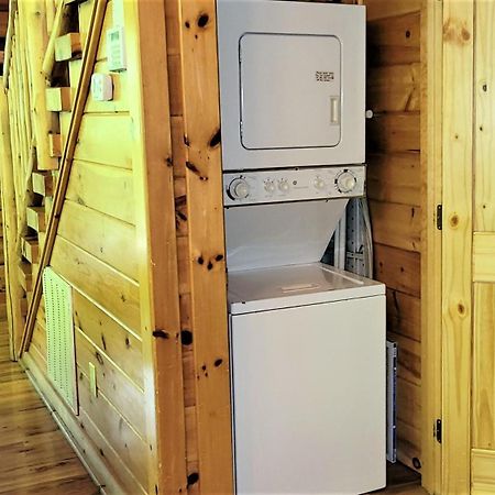 Mountain Joy -Private Treehouse Style Cabin That Sleeps 4-Free Tickets Gatlinburg Luaran gambar